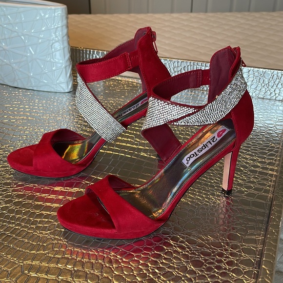 Red Heels - Picture 1 of 6